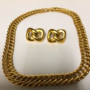 VINTAGE NAPIER GOLD COLLAR NECKLACE & EARRING SET